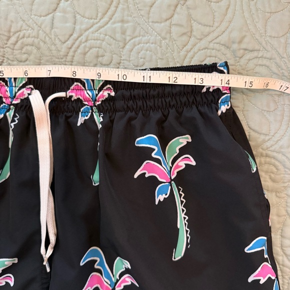 Men’s Chubbies Black Swim Shorts with Tropical Print Size Large “Havana Nights” - Picture 7 of 9